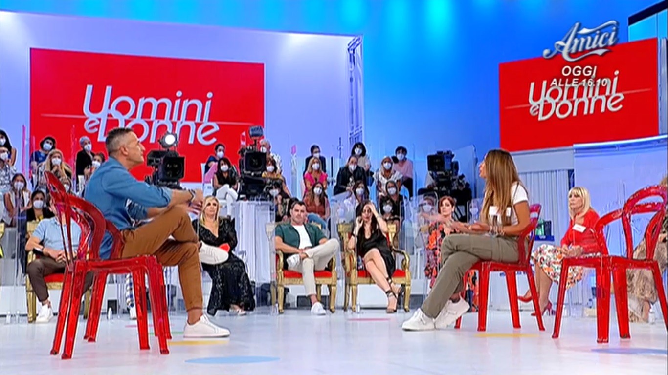 Uomini e Donne, ancora scintille tra Ida e Riccardo: “La storia è finita!” (VIDEO)