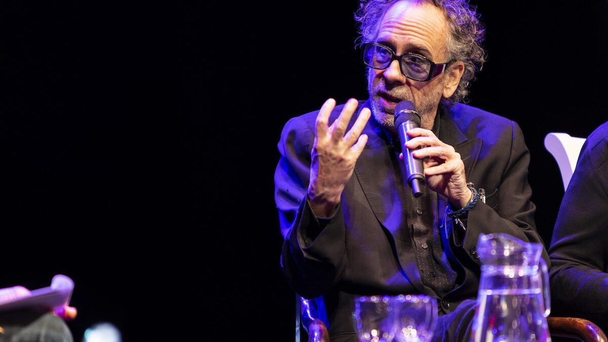 Tim Burton presenta la sua Mercoledì Addams a Lucca: “Io un po’ come lei, ma tutti in famiglia abbiamo degli ‘strani'”