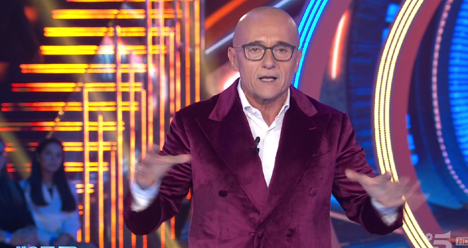Grande Fratello VIP 7, furia Signorini contro i concorrenti: “Siete profondamente maleducati” (VIDEO)