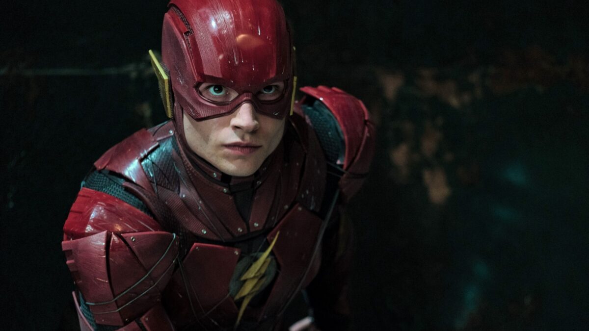 The Flash: Ezra Miller è tornato sul set per alcune riprese aggiuntive