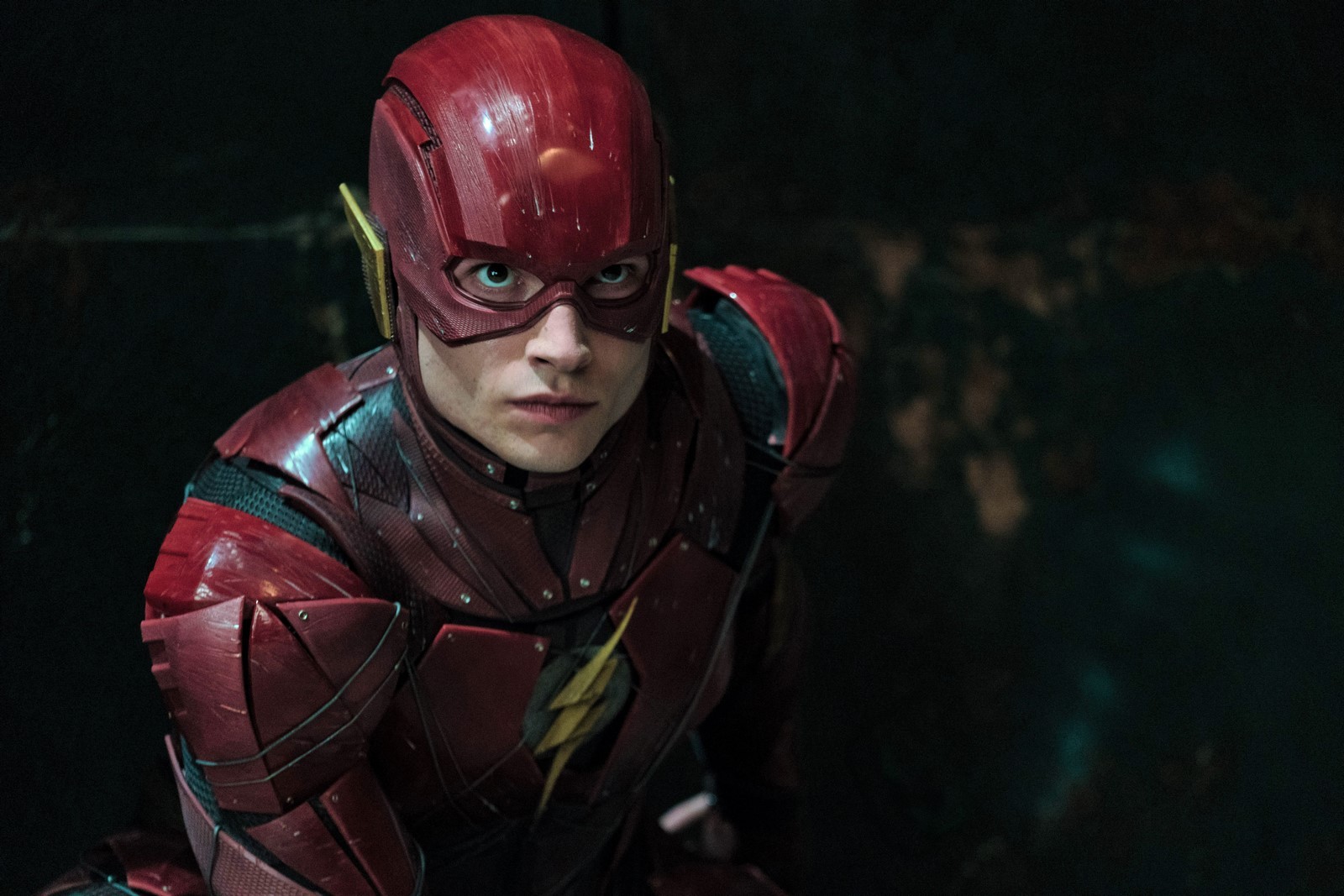 The Flash: Ezra Miller è tornato sul set per alcune riprese aggiuntive