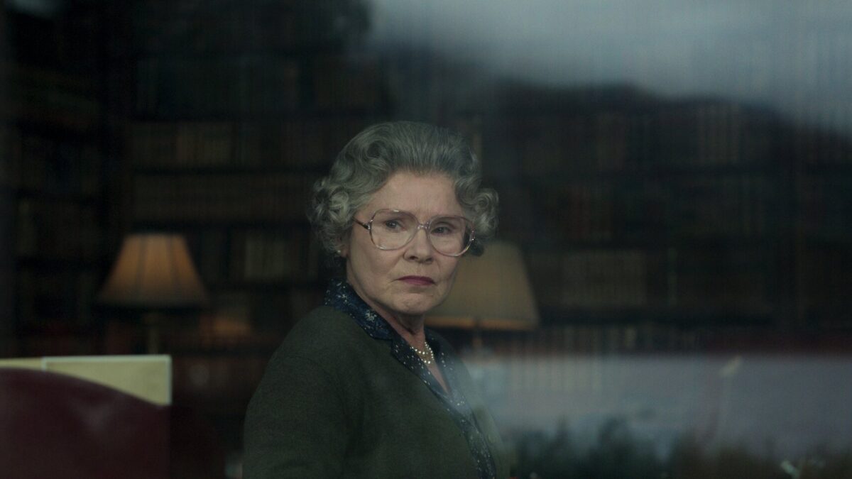 The Crown, Netflix è costretta a chiarire che è una fiction…