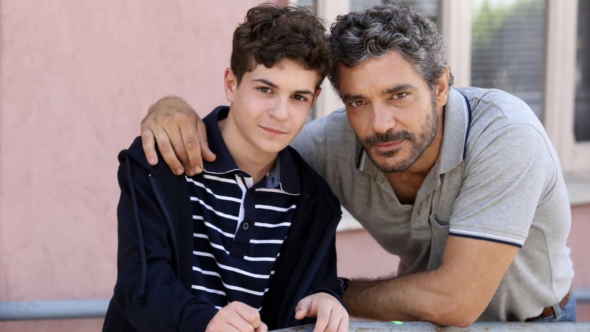 Tutto per mio figlio, dal passato una storia che parla al presente: la recensione