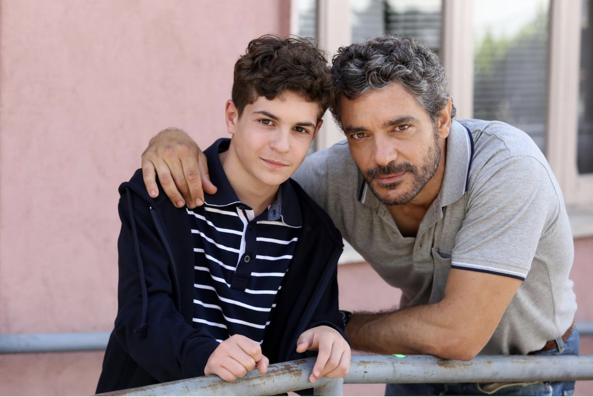 Tutto per mio figlio, dal passato una storia che parla al presente: la recensione
