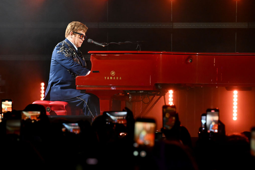 Elton John Live, il concerto evento al Dodger Stadium sbarca su Disney+