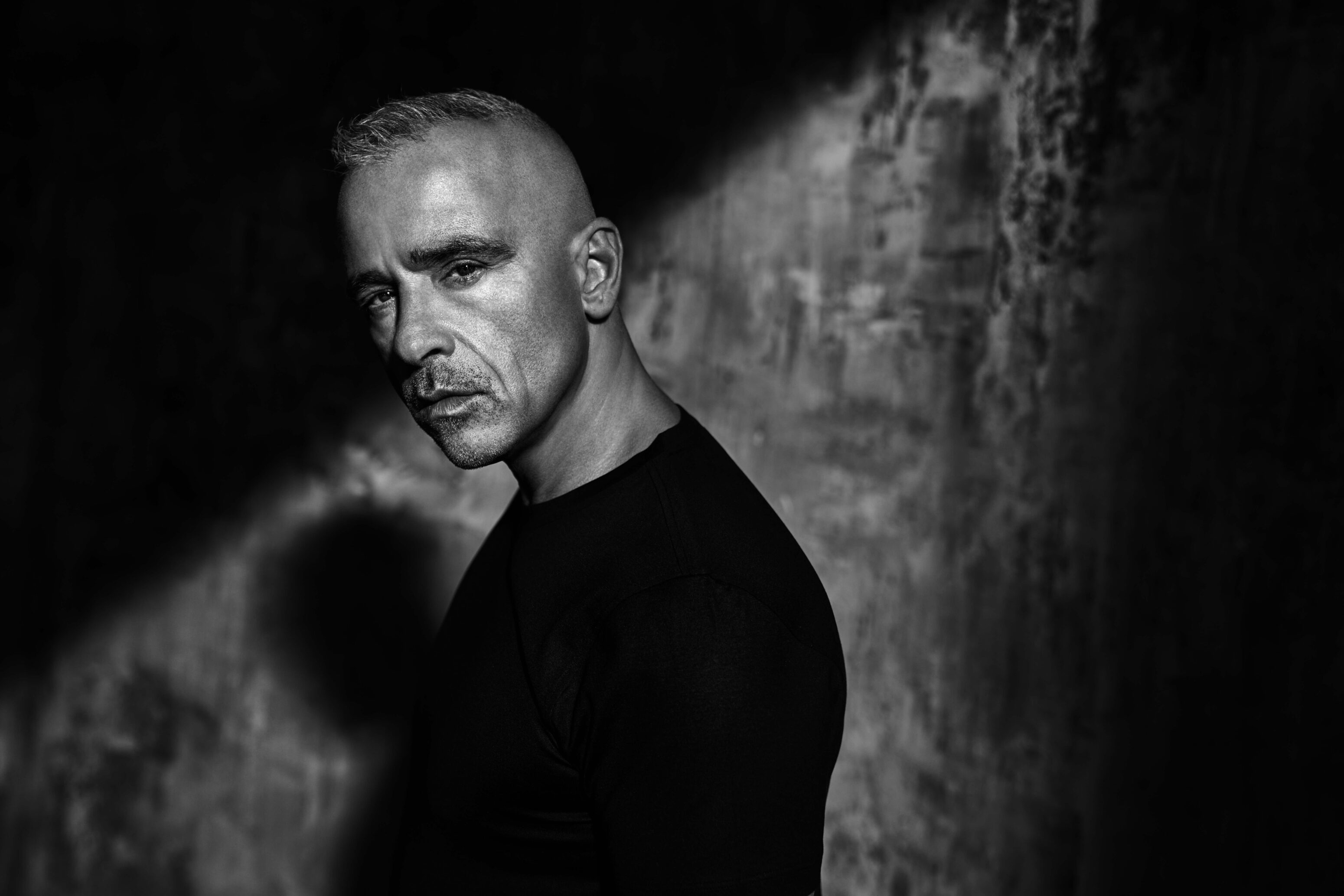 Gli ultimi romantici, Eros Ramazzotti: ascolta il nuovo singolo (testo e video)
