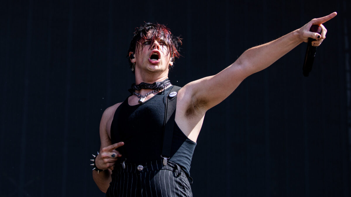 Tissues, Yungblud: ascolta la canzone, leggi traduzione e testo (video)