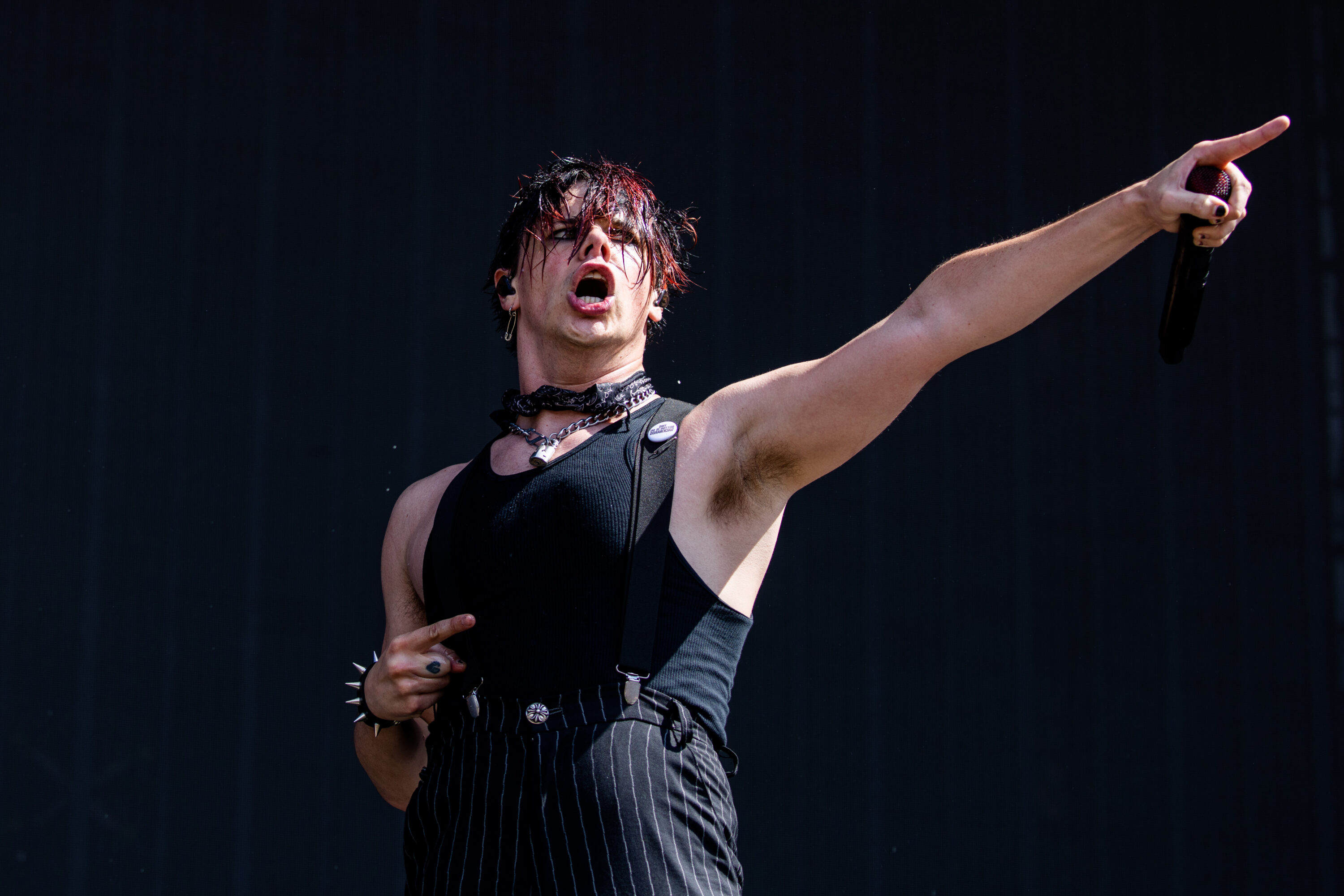 Tissues, Yungblud: ascolta la canzone, leggi traduzione e testo (video)