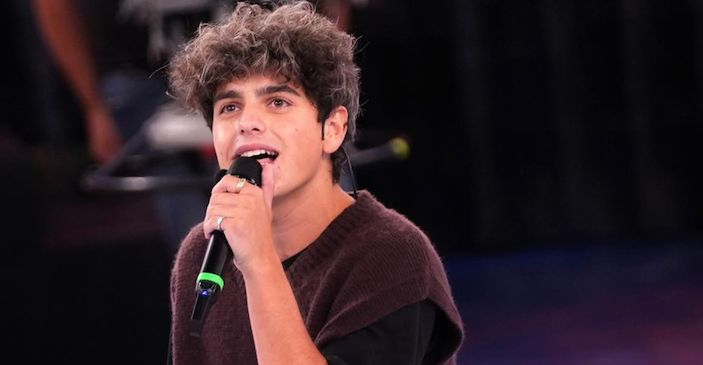 Scarabocchi, Niveo: ascolta la canzone, testo dell’inedito di Amici 22
