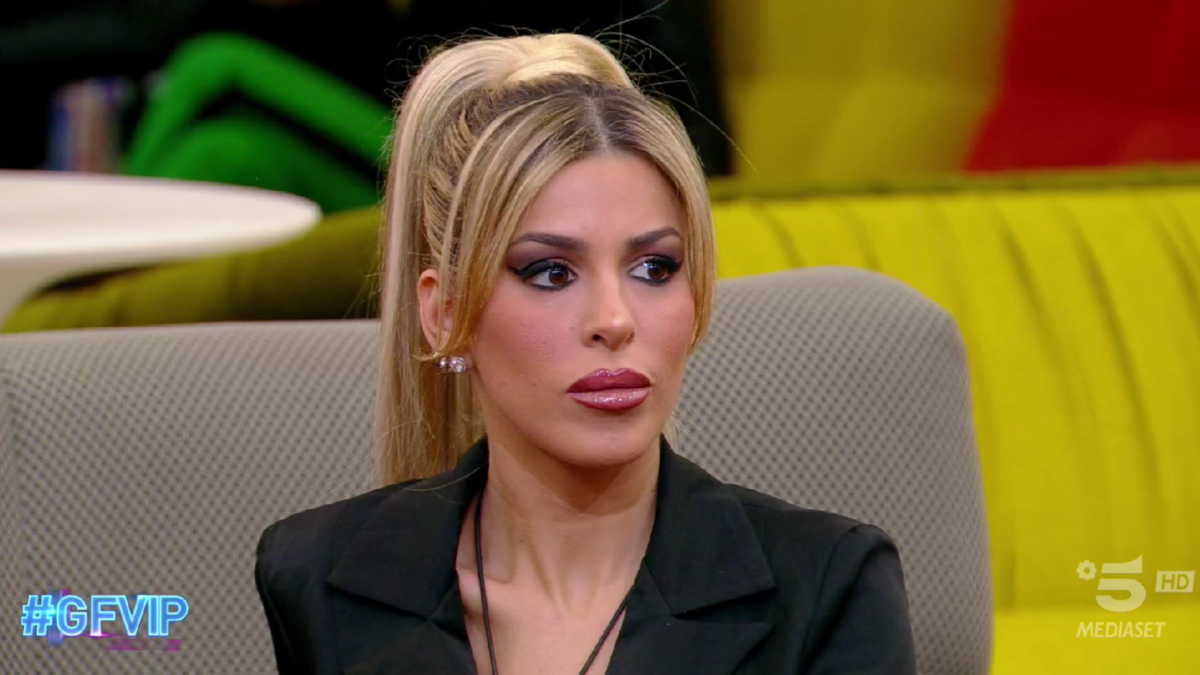 Grande Fratello Vip 2022, puntata 21 novembre: il confronto tra Antonino e Oriana