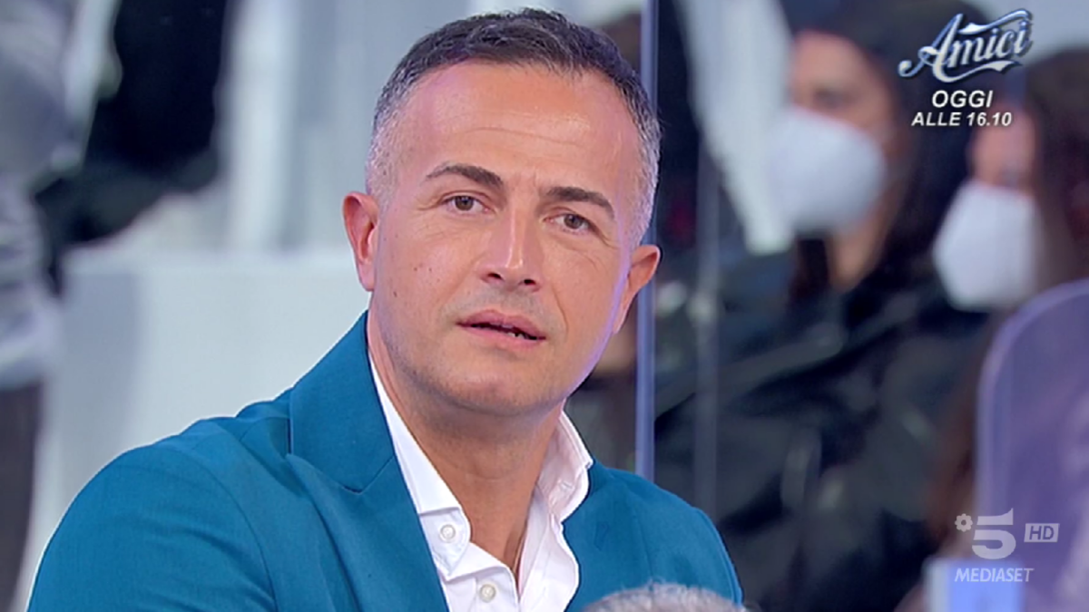 Uomini e Donne, anticipazioni puntata 1 dicembre 2022: Desdemona rifiuta Alessandro, Federico esce con Alice in esterna