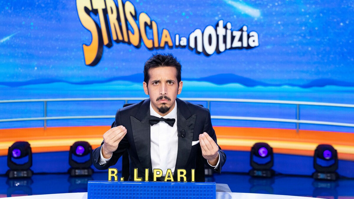 Roberto Lipari a TvBlog: “L’unico pupazzo a Striscia la notizia è il Gabibbo. Satira su Salvini, GF Vip e Giordano per me è normalità”