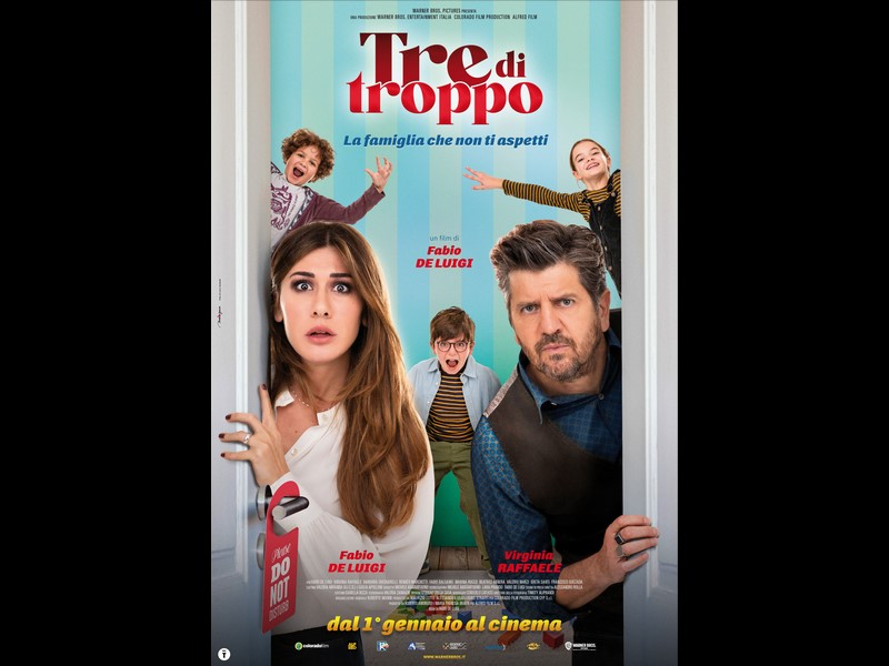 Tre di troppo: foto e poster del film con Fabio De Luigi e Virginia Raffaele