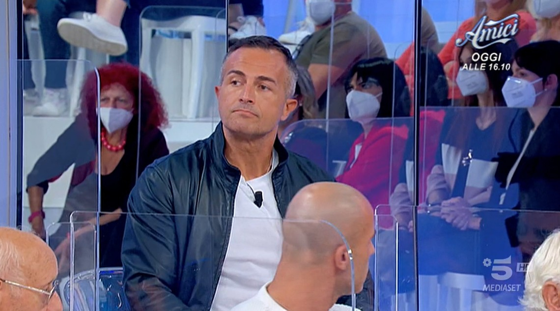 Uomini e Donne, puntata 24 novembre 2022, Riccardo esce con Gloria, ecco cosa è successo