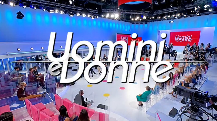 Uomini e Donne, anticipazioni registrazione: discussione tra Federico N. e Carola, Riccardo interrompe la frequentazione con Gloria