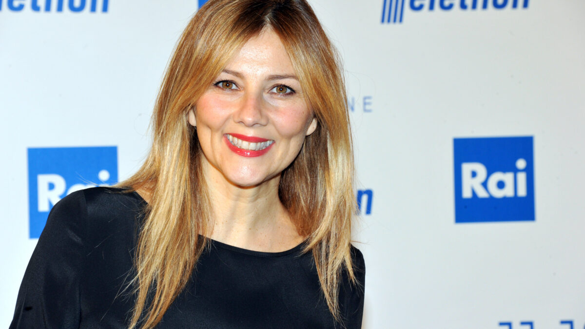 Arianna Ciampoli a TvBlog: “Dopo 30 anni di tv la sensazione a volte è ancora quella di stare dentro un’infinita gavetta”