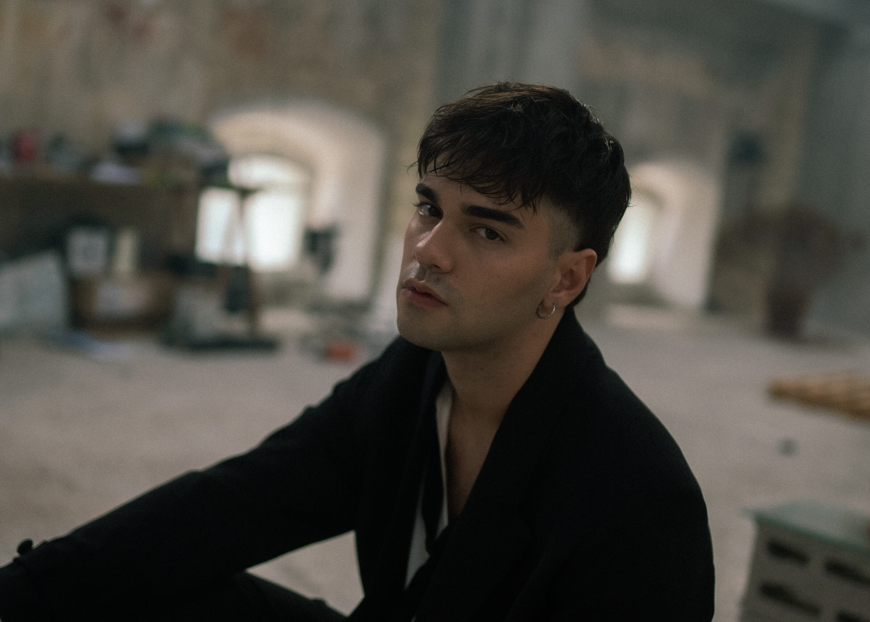 Maninni a Sanremo Giovani 2022 con ‘Mille porte’: guarda l’intervista video al cantautore