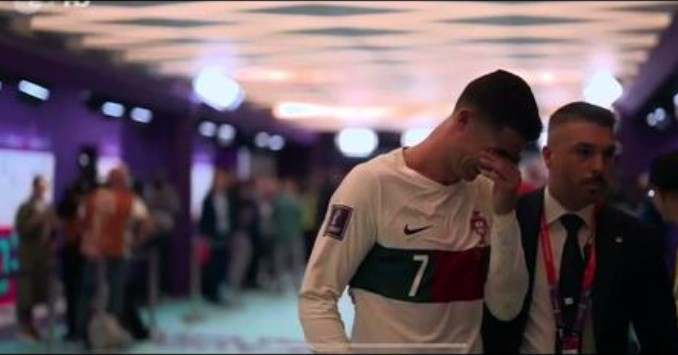 Mondiali Qatar 2022, la sequenza di Cristiano Ronaldo in lacrime è un gran bel pezzo di tv