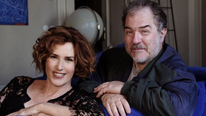La fortuna di Laura e di avere Lucrezia Lante della Rovere, Andrea Pennacchi ed Emanuela Grimalda in una commedia tv: la recensione