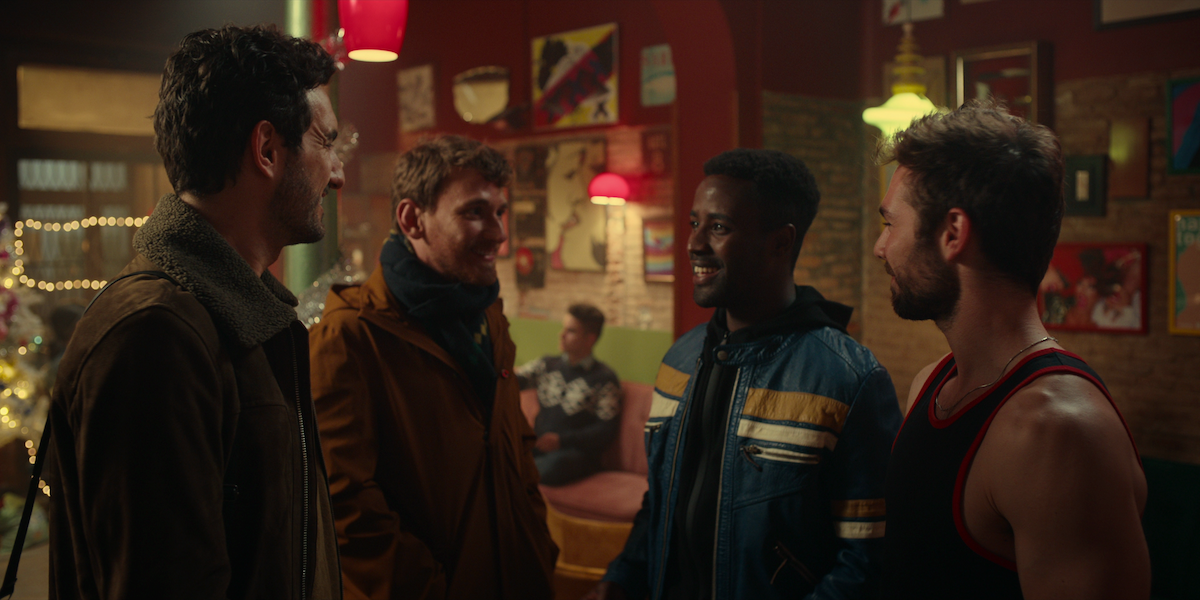 Le foto di Smiley, la serie tv spagnola di Netflix
