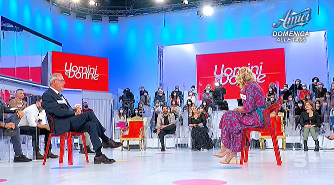 Uomini e Donne, puntata di oggi 7 dicembre 2022 in diretta: Gemma litiga con Mario, Biagio e Silvia in crisi