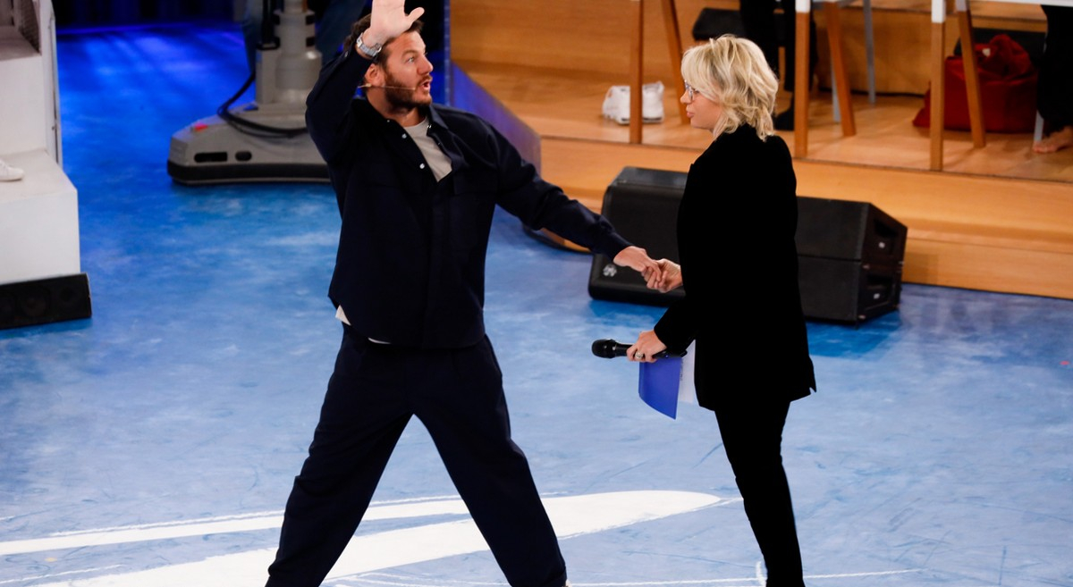 Amici 2023, puntata 15 gennaio in diretta: Tommy Dali e Valeria eliminati, Cricca rientra nella scuola