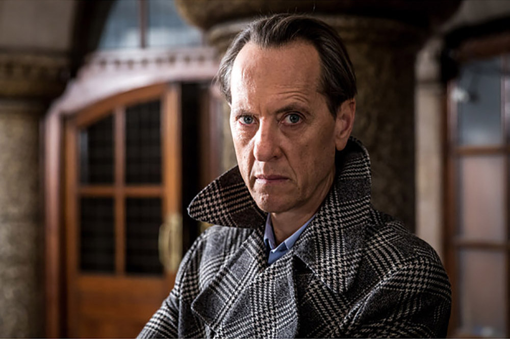 BAFTA Awards 2023: Richard E. Grant presenterà la cerimonia di premiazione