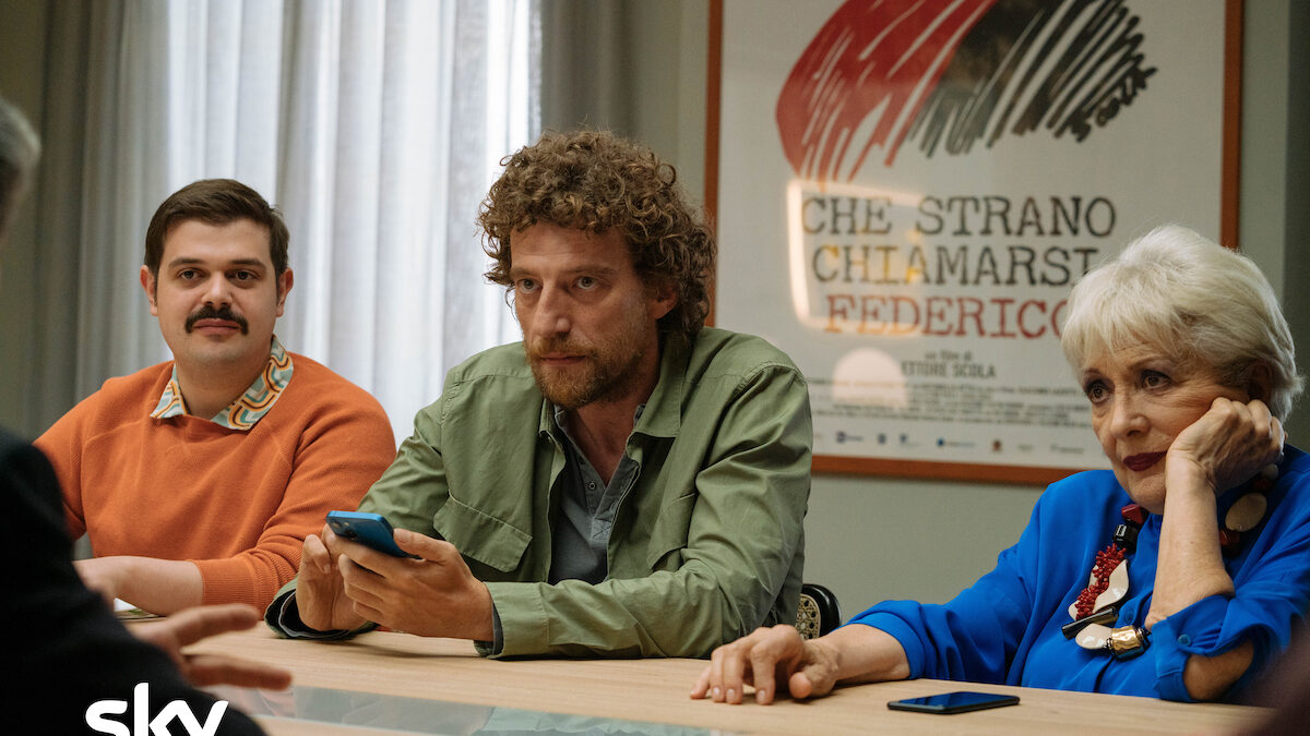 Call My Agent Italia, ipercitazionismo, workplace comedy e famiglia disfunzionale: un gioiellino. La recensione