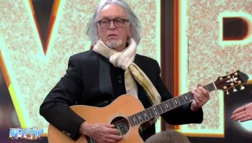 Dall’espulsione al Gf Vip all’ospitata a Sanremo. La paradossale ‘sliding-doors’ di Riccardo Fogli