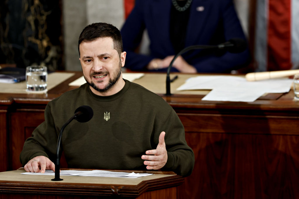 Sanremo 2023, polemiche per l’intervento di Zelensky. Salvini: “Il Festival resti riservato alle canzoni”