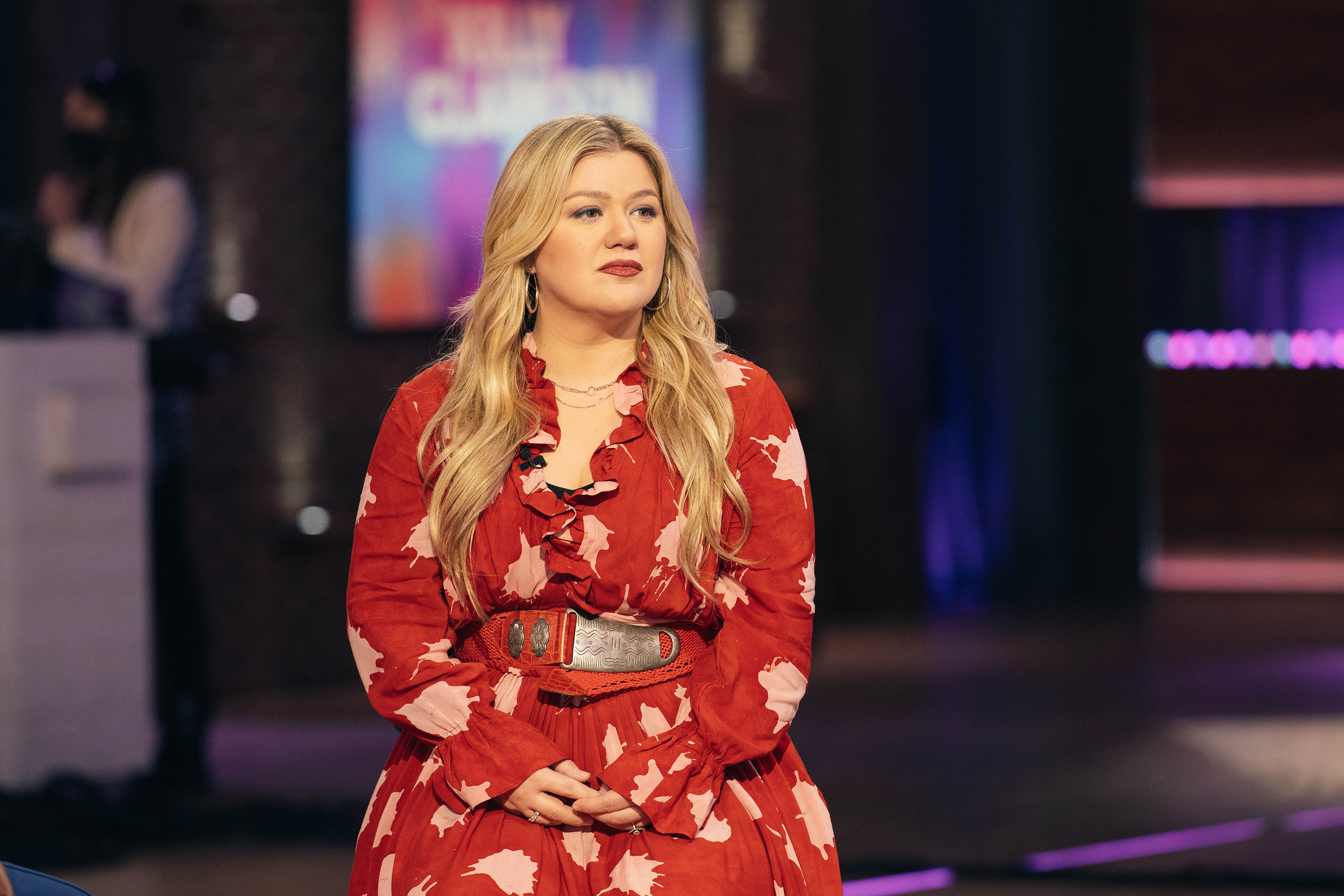 Kelly Clarkson, stalker arrestata dopo aver violato l’ordine restrittivo per ben 12 volte (con un inquietante dettaglio)