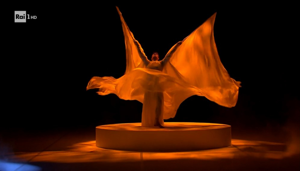 Danza con me 2023 ritrova l’eleganza del teatro e la porta tutta in tv