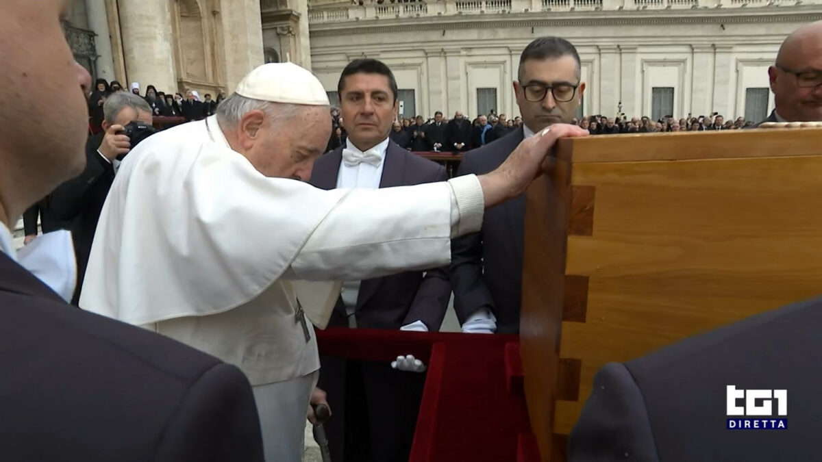 Ascolti tv giovedì 5 gennaio 2023: Cenerentola a 3,4 mln; nel daytime i funerali di Ratzinger su Rai 1 a 1,8 mln