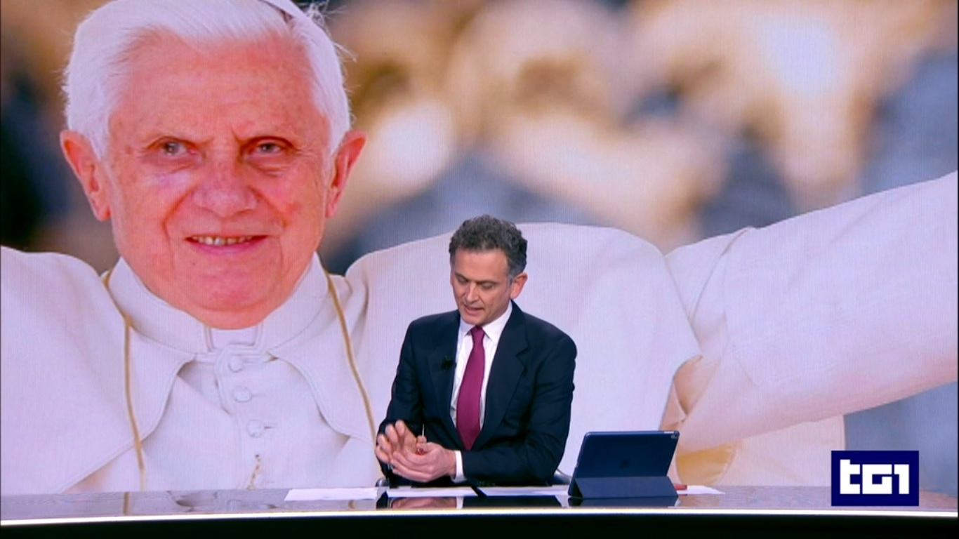 Papa Ratzinger, la copertura non sarà stata un po’ eccessiva?