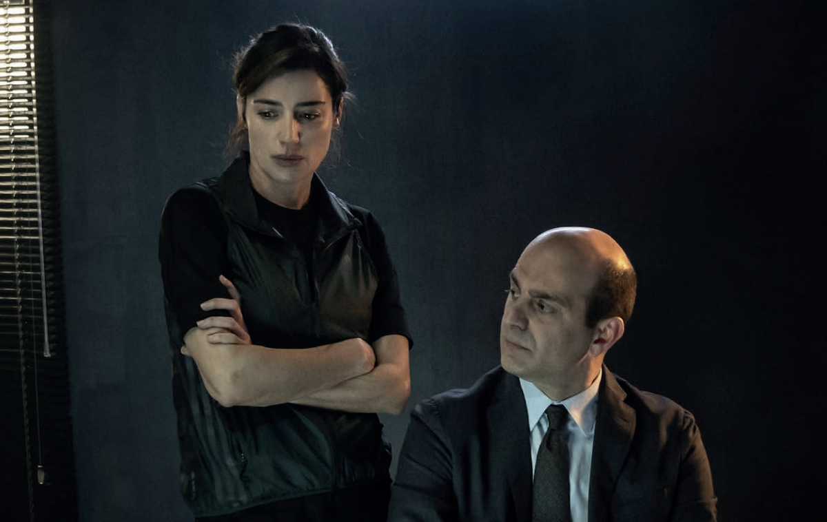 Lolita Lobosco 2 non è Montalbano donna, per fortuna: Ranieri e Miniero creano un classico contemporaneo