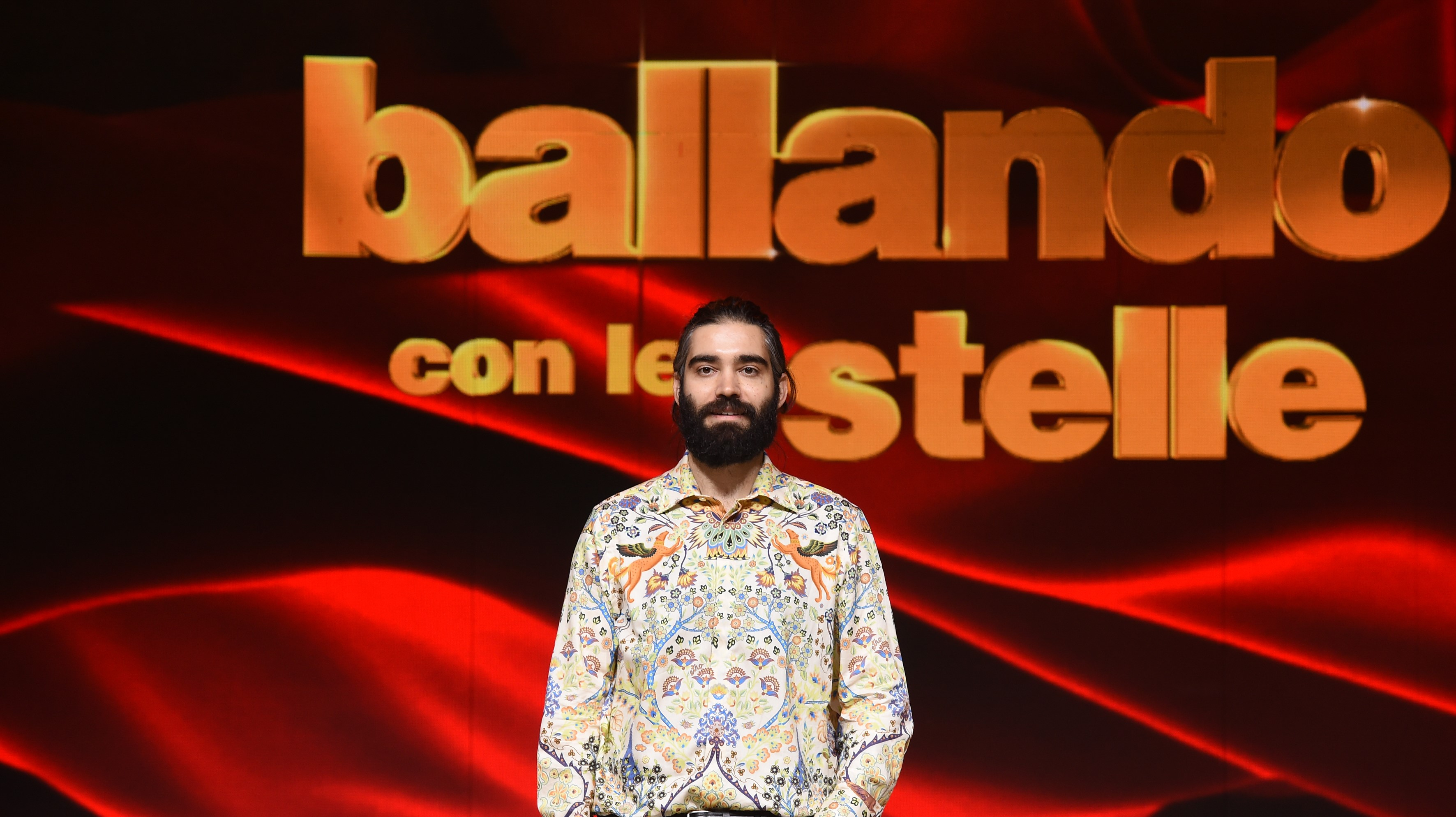 Lorenzo Biagiarelli a TvBlog: “È sempre mezzogiorno mi ha insegnato che il contrario di spocchia non è banalità, ma semplicità”