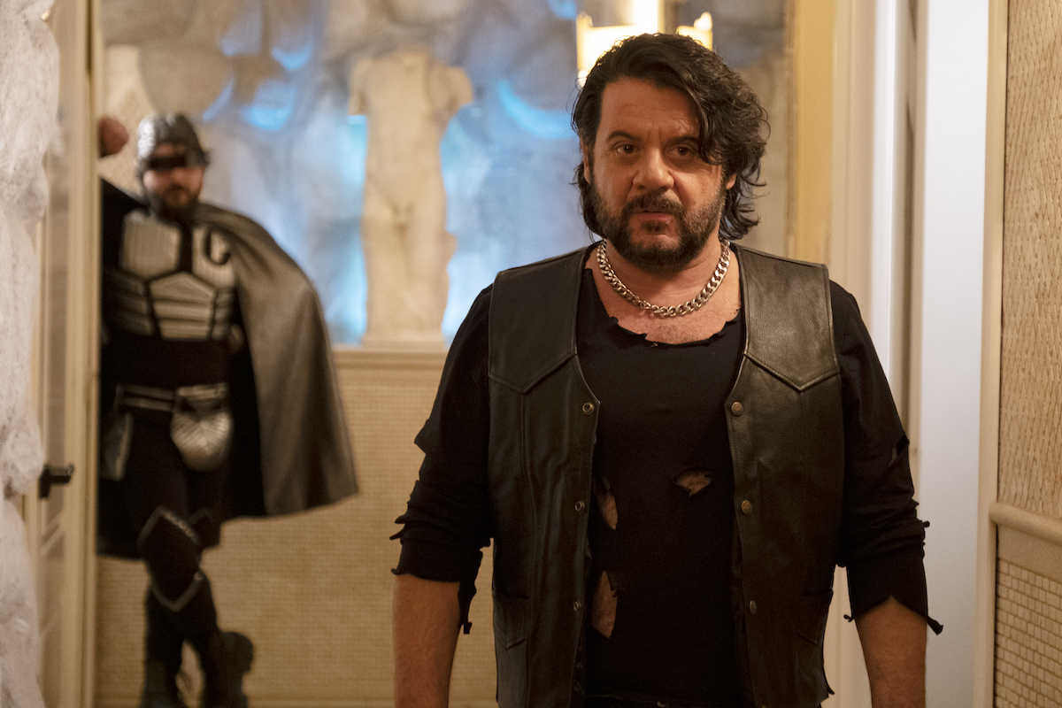 Sono Lillo, la comedy contro i tormentoni che però non trova la sua ironia: la recensione