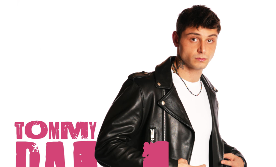 Finisce bene, Tommy Dali: ascolta la canzone e leggi il testo dell’inedito di Amici 2023