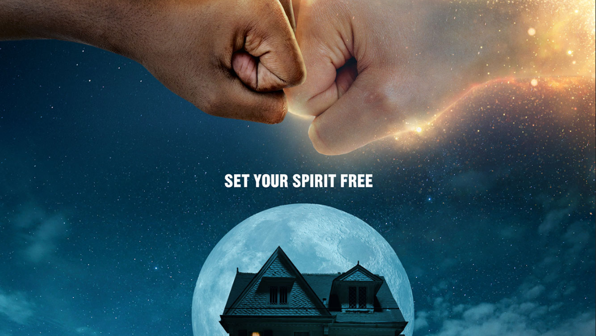 Un fantasma in casa: trailer e colonna sonora della commedia horror di Netflix con David Harbour