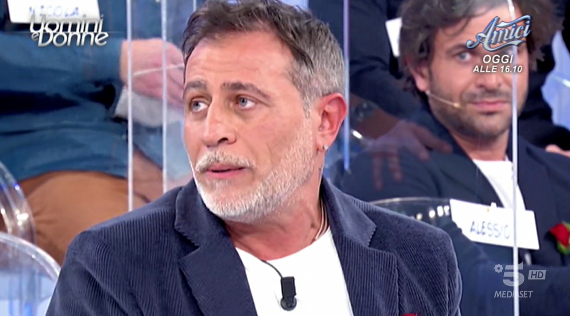 Uomini e Donne, puntata di oggi 26 gennaio 2023 in diretta: sfilata sulla seduzione vinta da Gloria