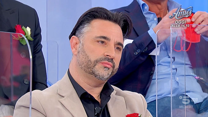 Chi è Ivan, l’uomo che ha corteggiato Tina Cipollari a Uomini e Donne (VIDEO)
