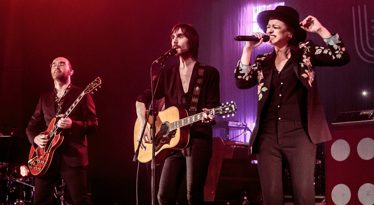 Charlie Fa Surf, Baustelle: testo della canzone (Video)