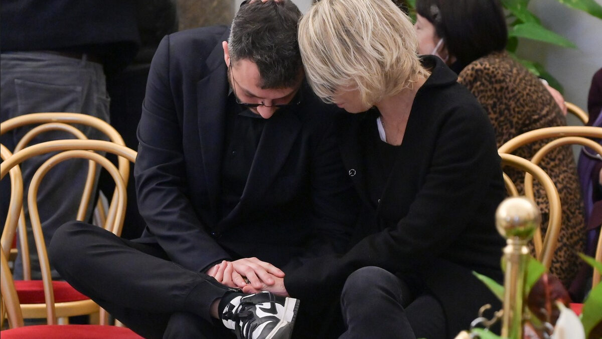 Uomini e Donne e Amici sospesi per tutta la settimana