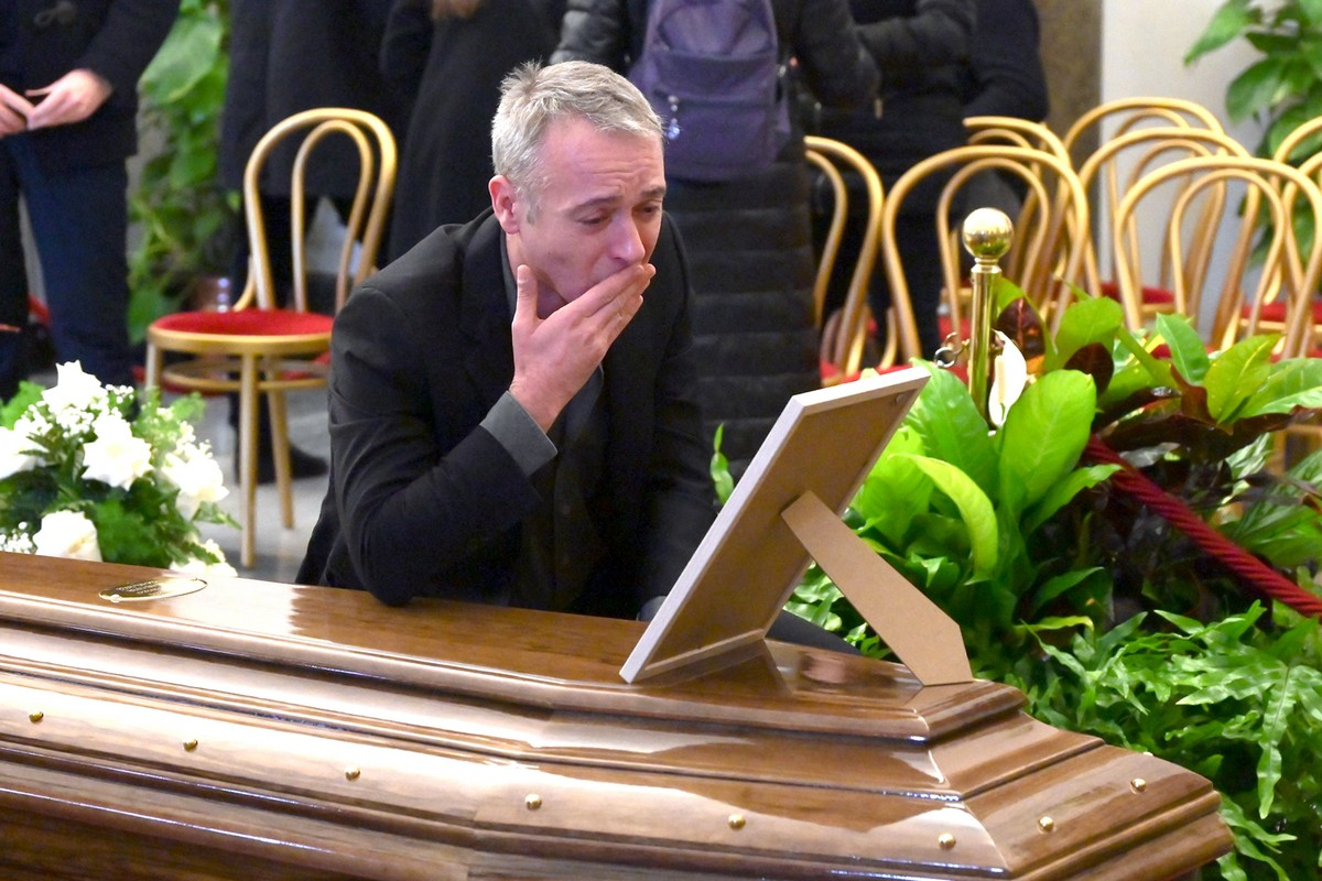 Funerali Maurizio Costanzo, BellaMa’ in onda con puntata registrata e introduzione di Diaco: “Dedicata a lui”