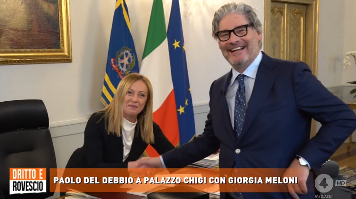 Dritto e rovescio tra auguri e scongiuri. “Il suo programma è il più visto”. E Del Debbio fa le corna (Video)