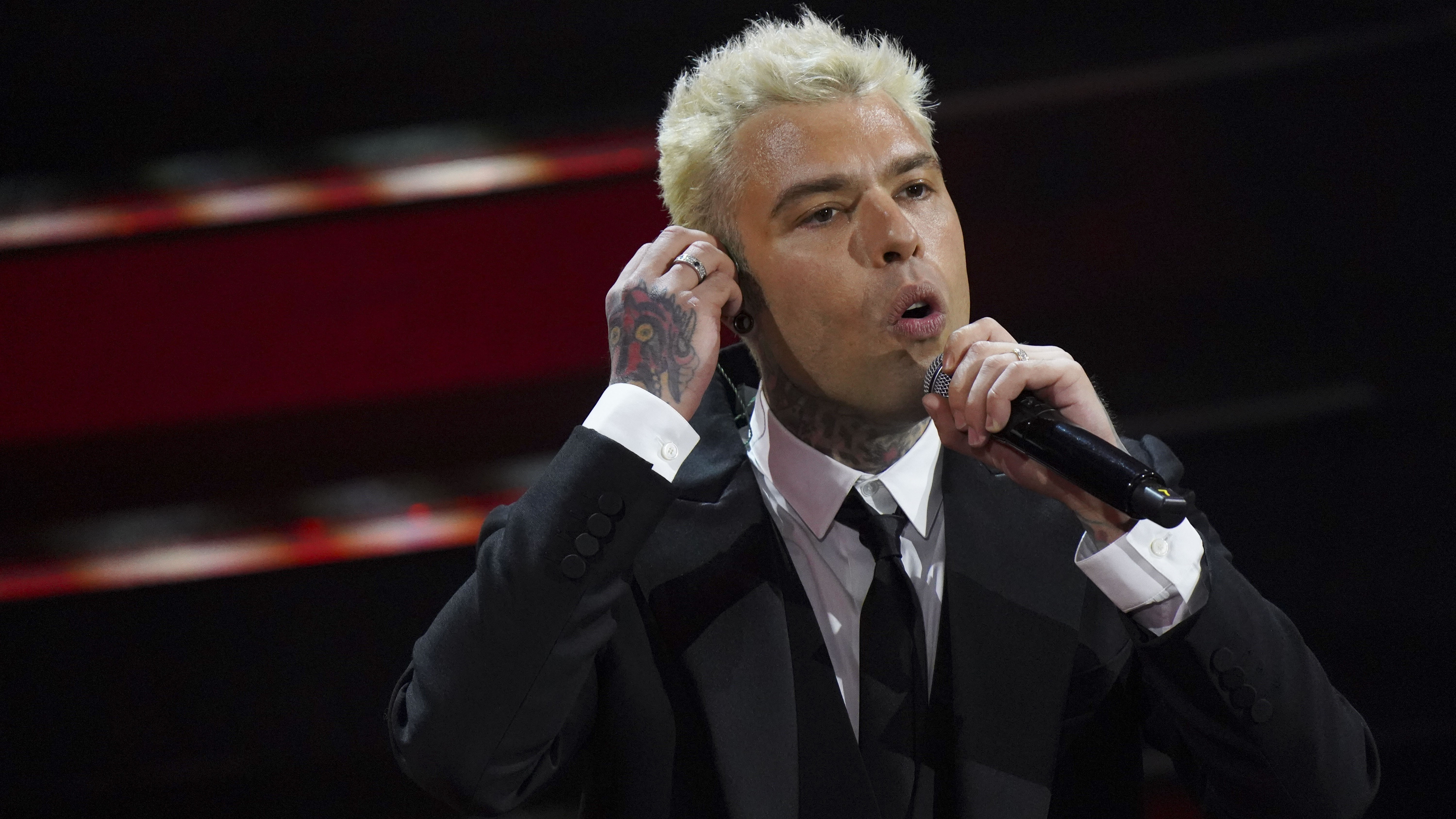 Fedez torna sui social e attacca Mario Giordano: “Cari amici di Fuori dal coro siete la cloaca del giornalismo”