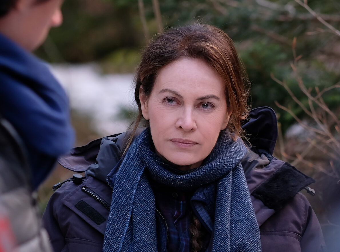 Fiori sopra l’Inferno, per Raiuno un crime che rinuncia all’occasione di essere sfacciatamente dark: la recensione