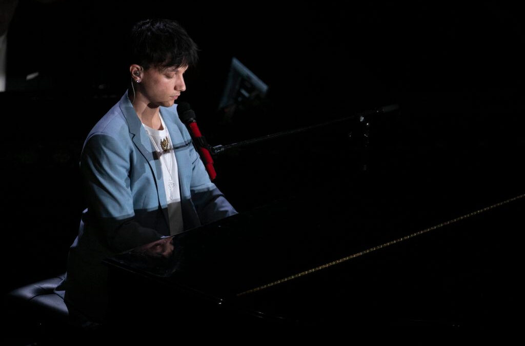 Alba, Ultimo: testo, significato e video della canzone di Sanremo 2023