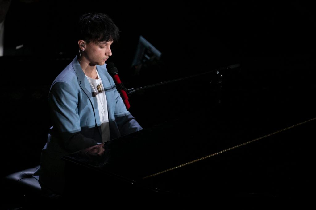 Alba, Ultimo: testo, significato e video della canzone di Sanremo 2023