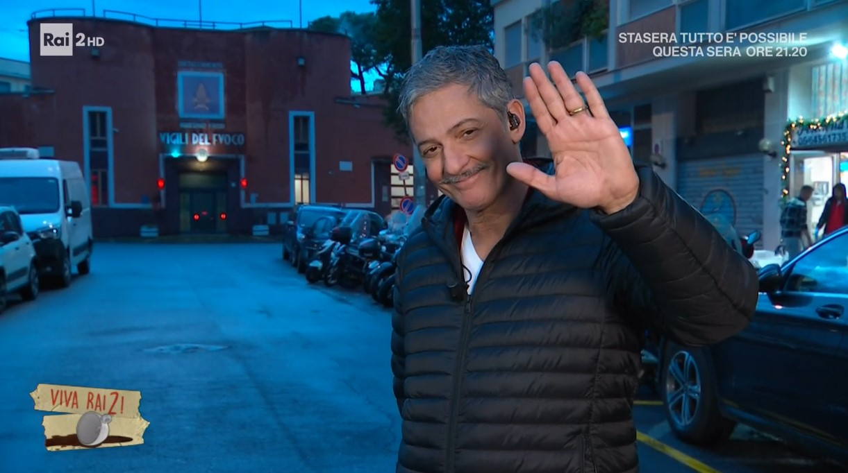 Viva Rai 2: l’omaggio di Fiorello a Costanzo, tra commozione e risate